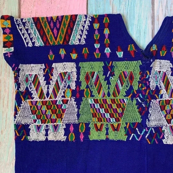 Beautiful Guatemalan huipil embroidered top - Picture 3 of 9